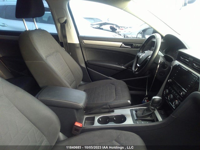 1VWAA7A37LC019048 Volkswagen Passat Comfortline