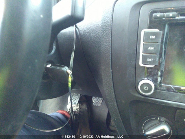3VWBK7AJ4EM331216 Volkswagen Jetta Sedan Comfortline