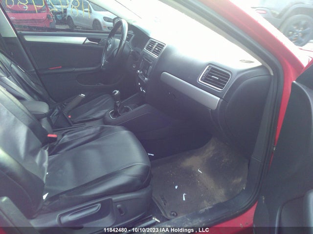 3VWBK7AJ4EM331216 Volkswagen Jetta Sedan Comfortline