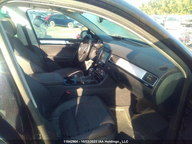 WVGDP9BP0ED008025 Volkswagen Touareg Comfortline/highline