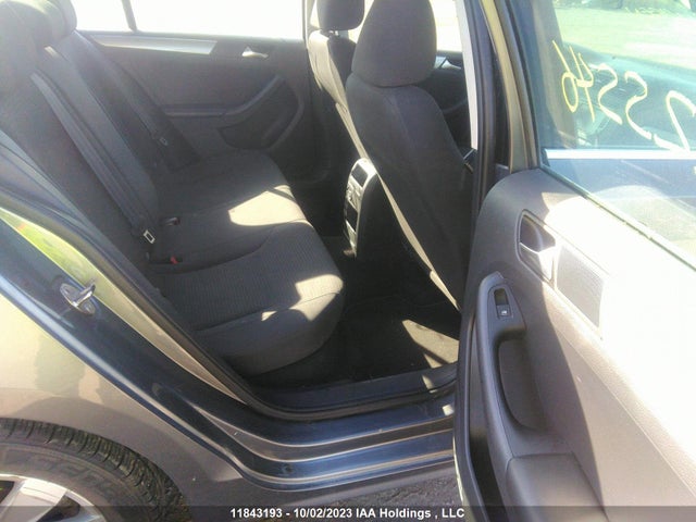 3VW1K7AJ3FM225546 Volkswagen Jetta Sedan Trendline/trendline+