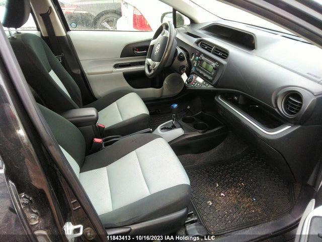 Toyota PRIUS C 2014 JTDKDTB37E1061725 Image 5