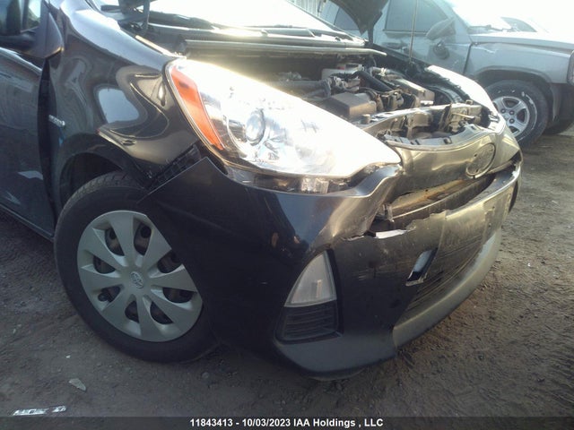 Toyota PRIUS C 2014 JTDKDTB37E1061725 Image 6