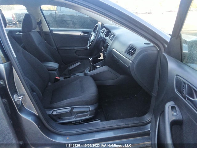 3VW1K7AJXFM427123 Volkswagen Jetta Sedan Trendline/trendline+