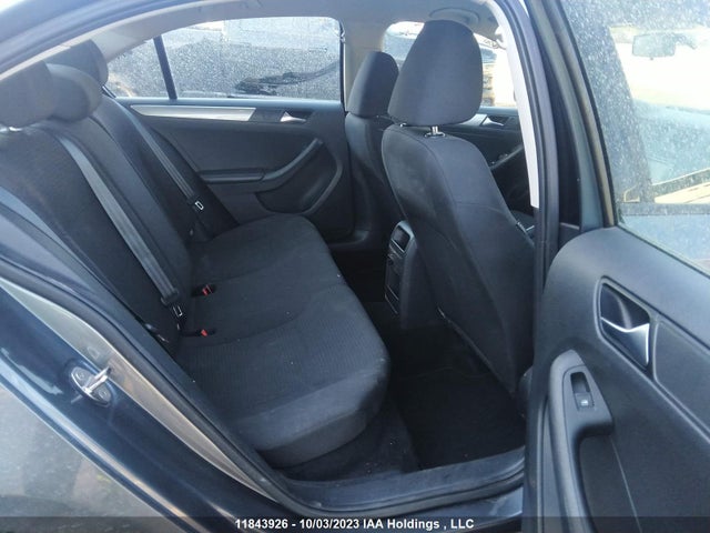 3VW1K7AJXFM427123 Volkswagen Jetta Sedan Trendline/trendline+