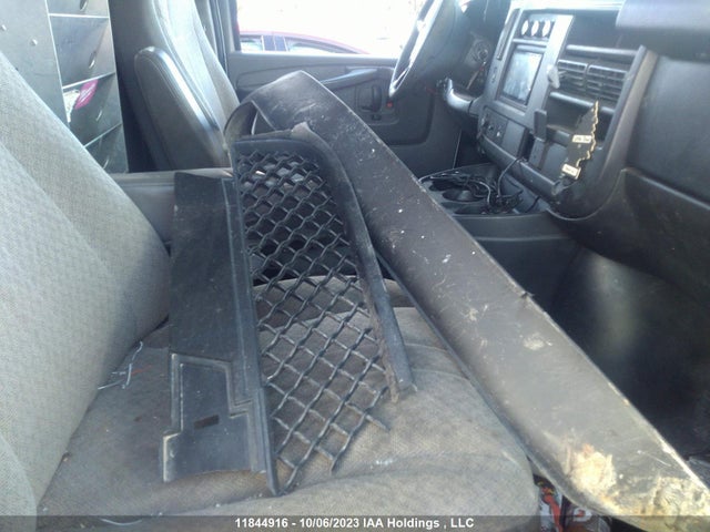Chevrolet Express 2500 2015 1GCWGFCF0F1107173 Image 12
