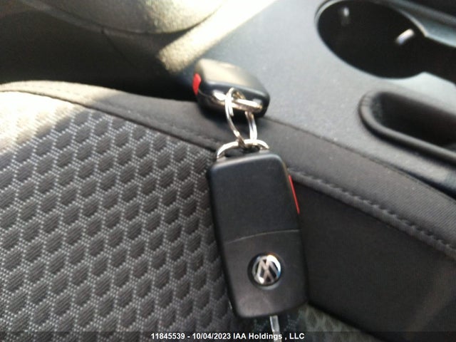 3VWD67AJ3GM337122 Volkswagen Jetta Sedan Comfortline