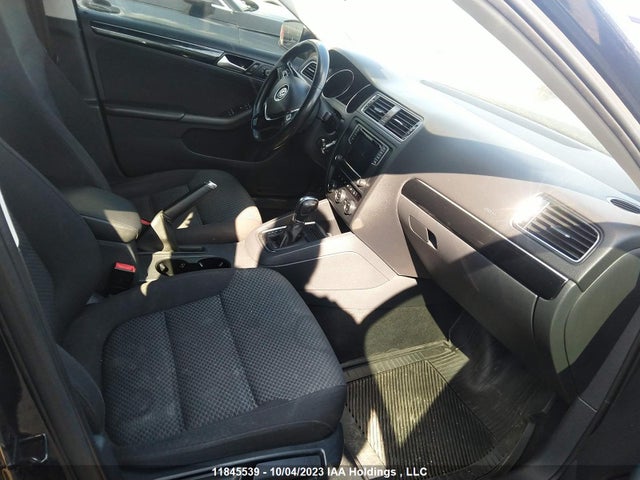 3VWD67AJ3GM337122 Volkswagen Jetta Sedan Comfortline