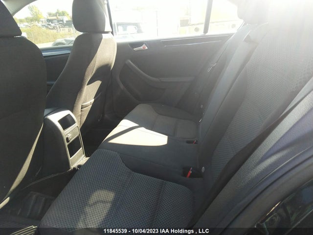 3VWD67AJ3GM337122 Volkswagen Jetta Sedan Comfortline