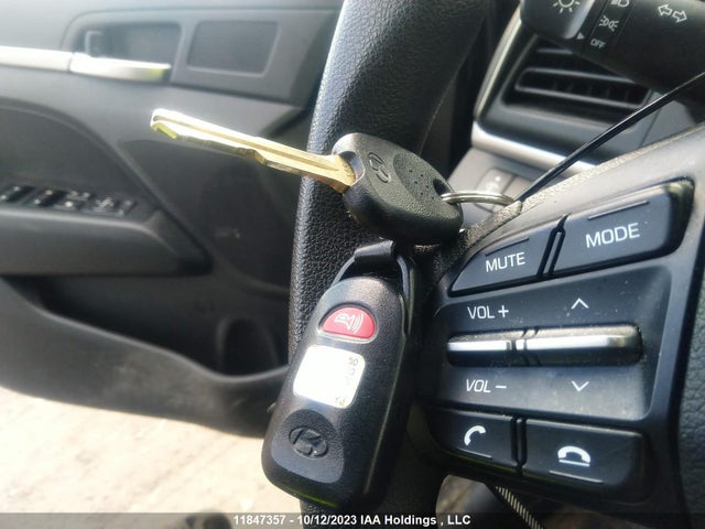 Hyundai Elantra Essential 2019 KMHD74LF3KU737656 Image 11