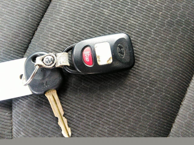 Hyundai Elantra Le 2017 5NPD74LF2HH071302 Image 12