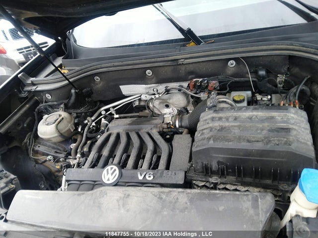 1V2TR2CA4JC568303 Volkswagen Atlas Execline