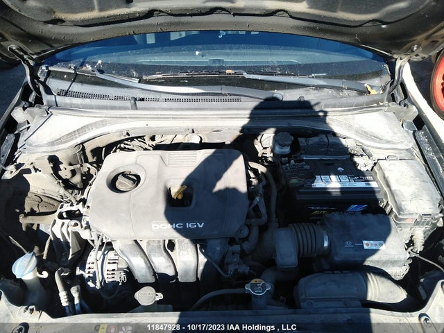 Hyundai ELANTRA 2017 5NPD74LF9HH136307 Image 10