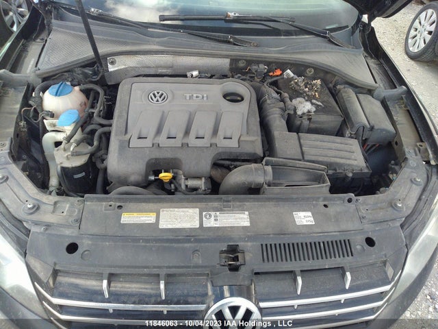 1VWCN7A38EC089867 Volkswagen Passat Highline