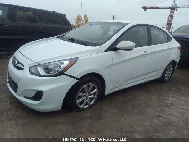 Hyundai ACCENT GL 2014 KMHCT4AE4EU747991 Image 2