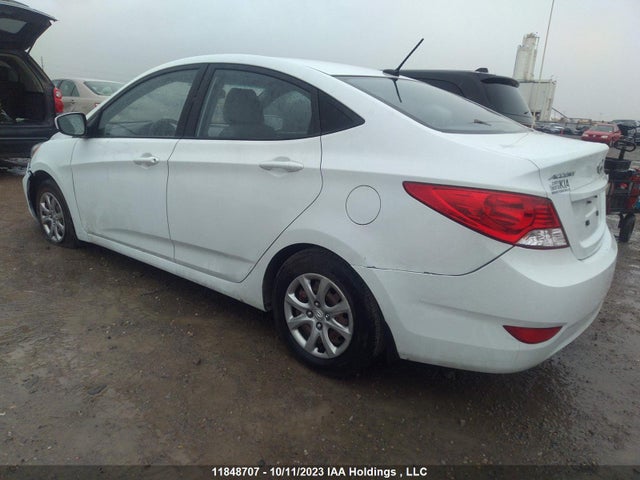 Hyundai ACCENT GL 2014 KMHCT4AE4EU747991 Image 3