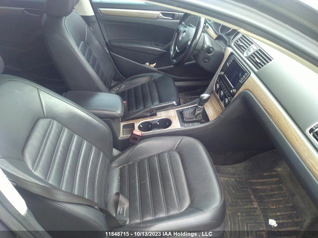 1VWCS7A35GC066011 Volkswagen Passat Highline