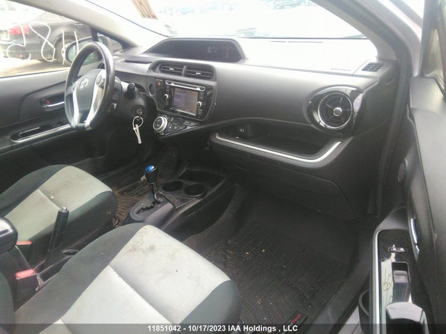 Toyota PRIUS C 2015 JTDKDTB36F1099545 Image 5