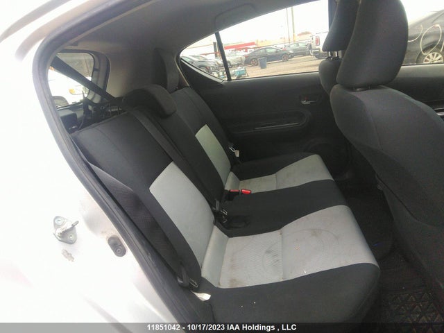 Toyota PRIUS C 2015 JTDKDTB36F1099545 Image 8