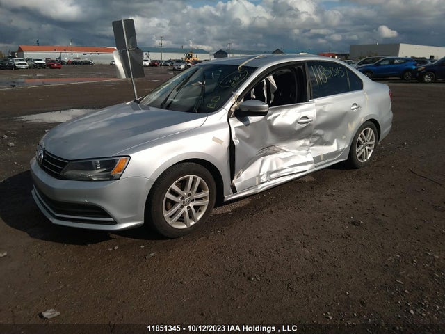 3VWB07AJ2FM210997 Volkswagen Jetta Sedan Comfortline/trendline+