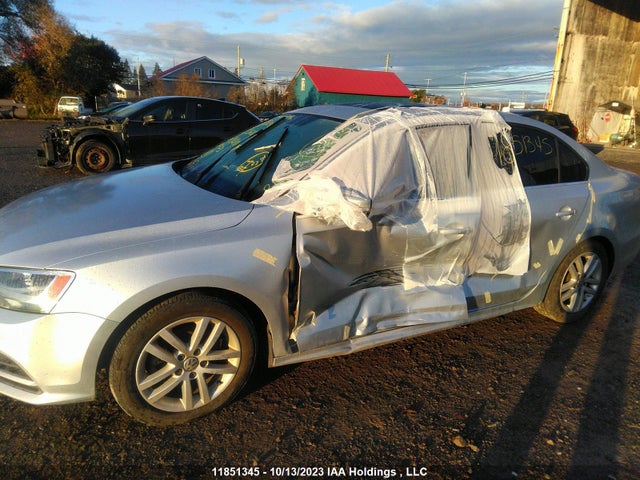 3VWB07AJ2FM210997 Volkswagen Jetta Sedan Comfortline/trendline+