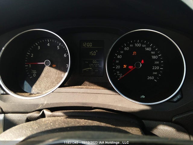 3VWB07AJ2FM210997 Volkswagen Jetta Sedan Comfortline/trendline+