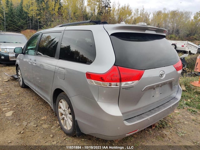 Toyota SIENNA XLE 2014 5TDYK3DC3ES412551 Image 4
