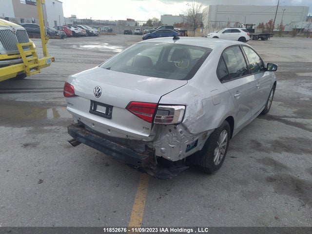 3VWD07AJ4FM339333 Volkswagen Jetta Sedan Comfortline/trendline+