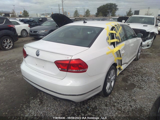 1VWCS7A3XEC089443 Volkswagen Passat Highline