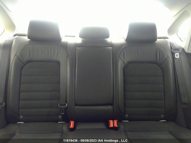 1VWCS7A3XEC089443 Volkswagen Passat Highline