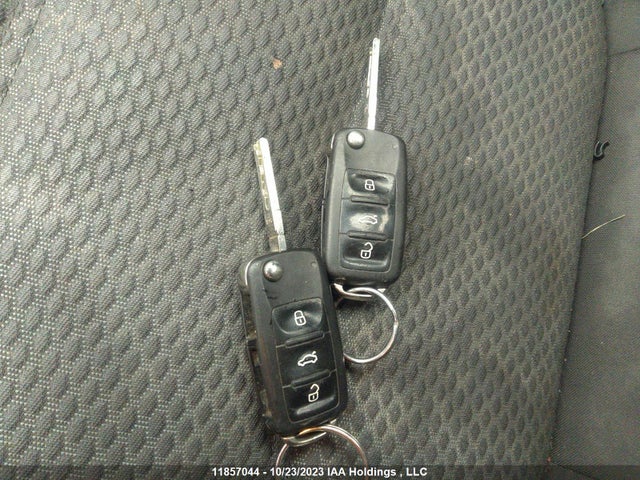 3VWD67AJ2GM306489 Volkswagen Jetta Sedan Comfortline