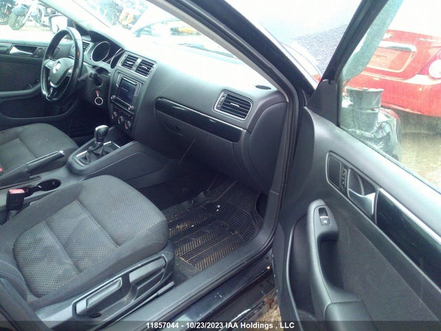 3VWD67AJ2GM306489 Volkswagen Jetta Sedan Comfortline