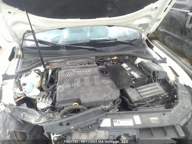 1VWBV7A32FC068297 Volkswagen Passat Comfortline