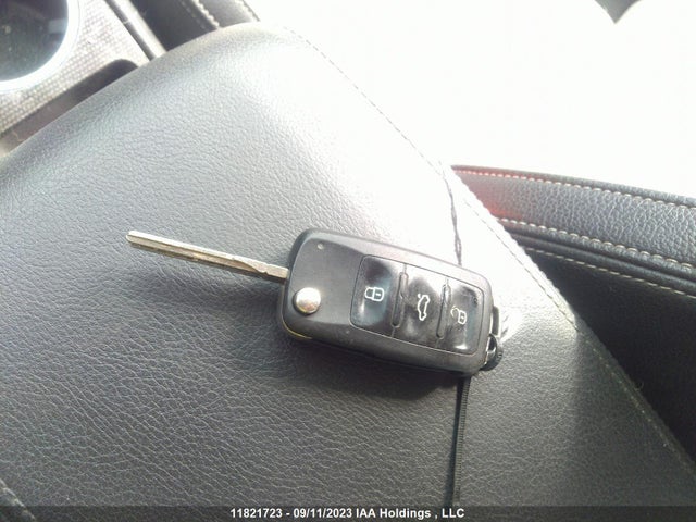 1VWBV7A32FC068297 Volkswagen Passat Comfortline