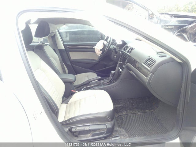 1VWBV7A32FC068297 Volkswagen Passat Comfortline