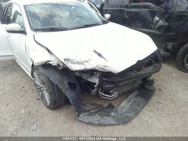 1VWBV7A32FC068297 Volkswagen Passat Comfortline