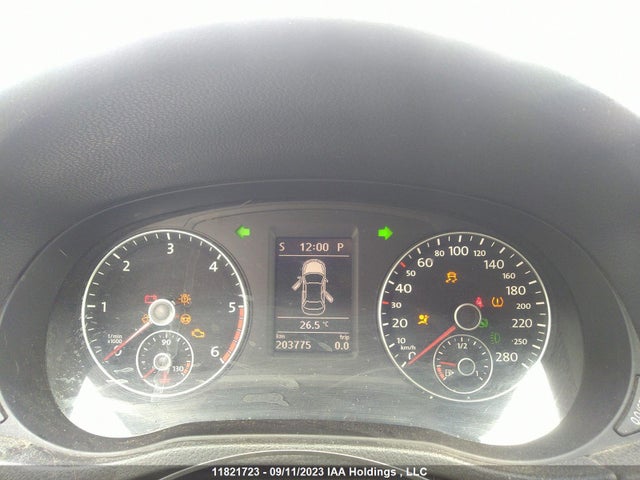 1VWBV7A32FC068297 Volkswagen Passat Comfortline
