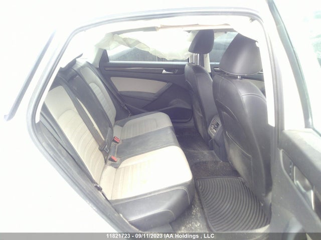 1VWBV7A32FC068297 Volkswagen Passat Comfortline