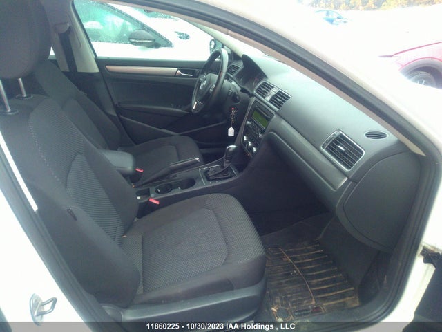 1VWAN7A36EC003706 Volkswagen Passat Trendline