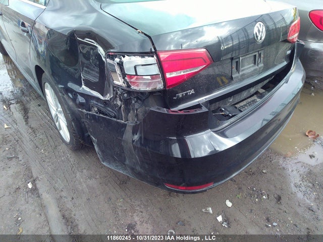 3VWLA7AJ2FM279819 Volkswagen Jetta Sedan Highline