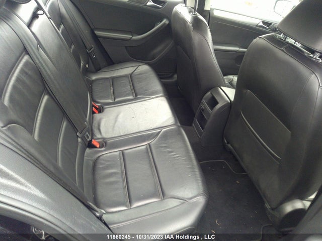 3VWLA7AJ2FM279819 Volkswagen Jetta Sedan Highline