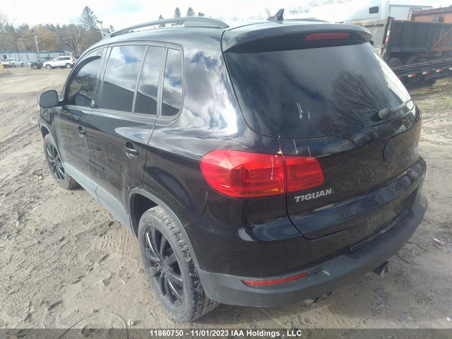 WVGNV7AX7HK040602 Volkswagen Tiguan Wolfsburg Edition