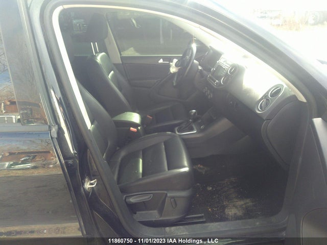 WVGNV7AX7HK040602 Volkswagen Tiguan Wolfsburg Edition
