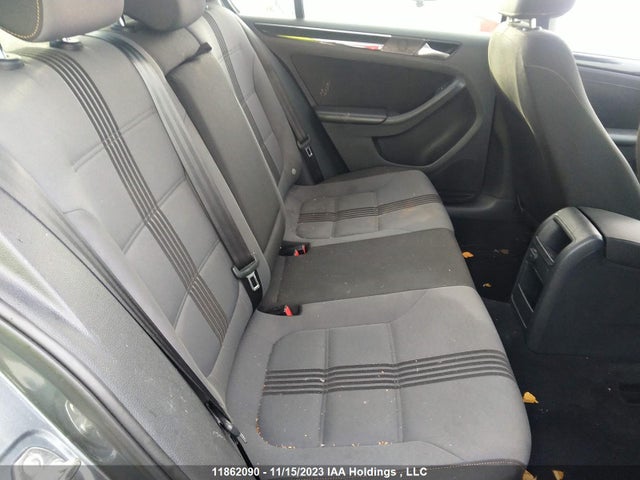 3VWDB7AJ1HM314676 Volkswagen Jetta Sedan Wolfsburg Edition