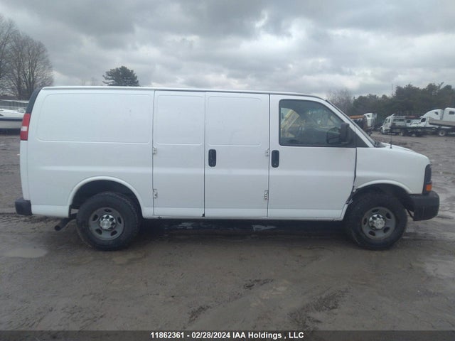 Chevrolet EXPRESS CARGO VAN 2016 1GCWGAFF7G1147329 Image 14