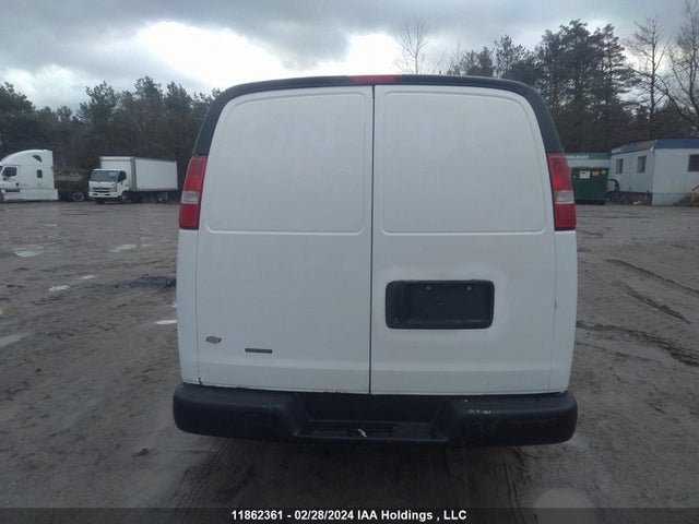 Chevrolet EXPRESS CARGO VAN 2016 1GCWGAFF7G1147329 Image 16
