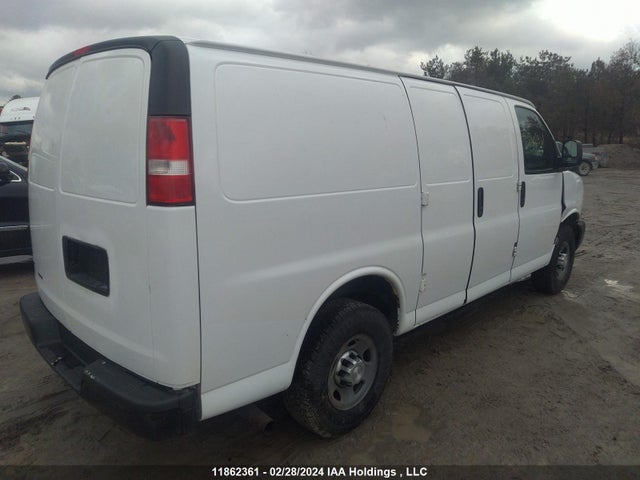 Chevrolet EXPRESS CARGO VAN 2016 1GCWGAFF7G1147329 Image 4