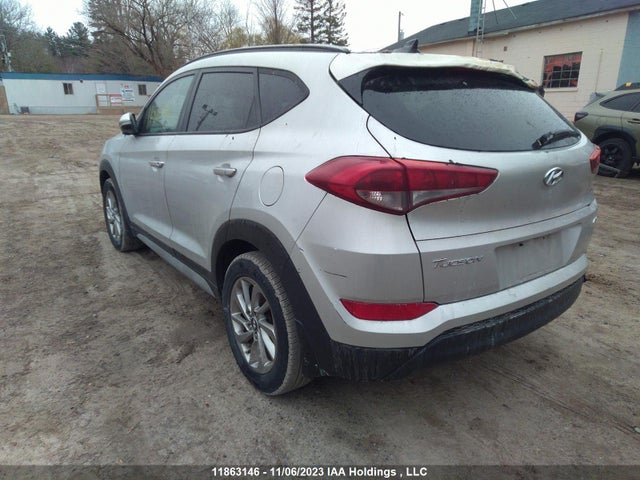 Hyundai TUCSON SE 2018 KM8J3CA4XJU623310 Image 3