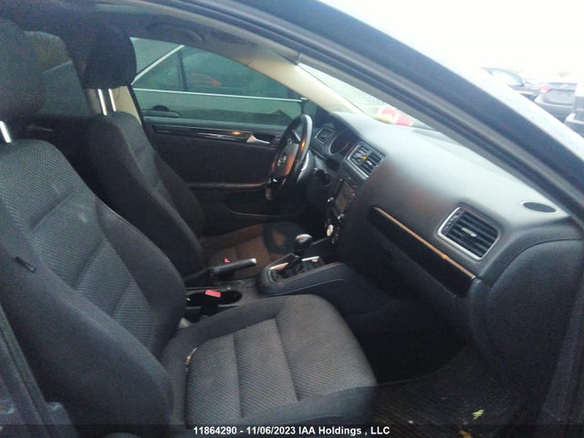 3VWDA7AJ9FM247440 Volkswagen Jetta Sedan Comfortline