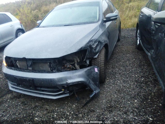 3VWDA7AJ9FM247440 Volkswagen Jetta Sedan Comfortline